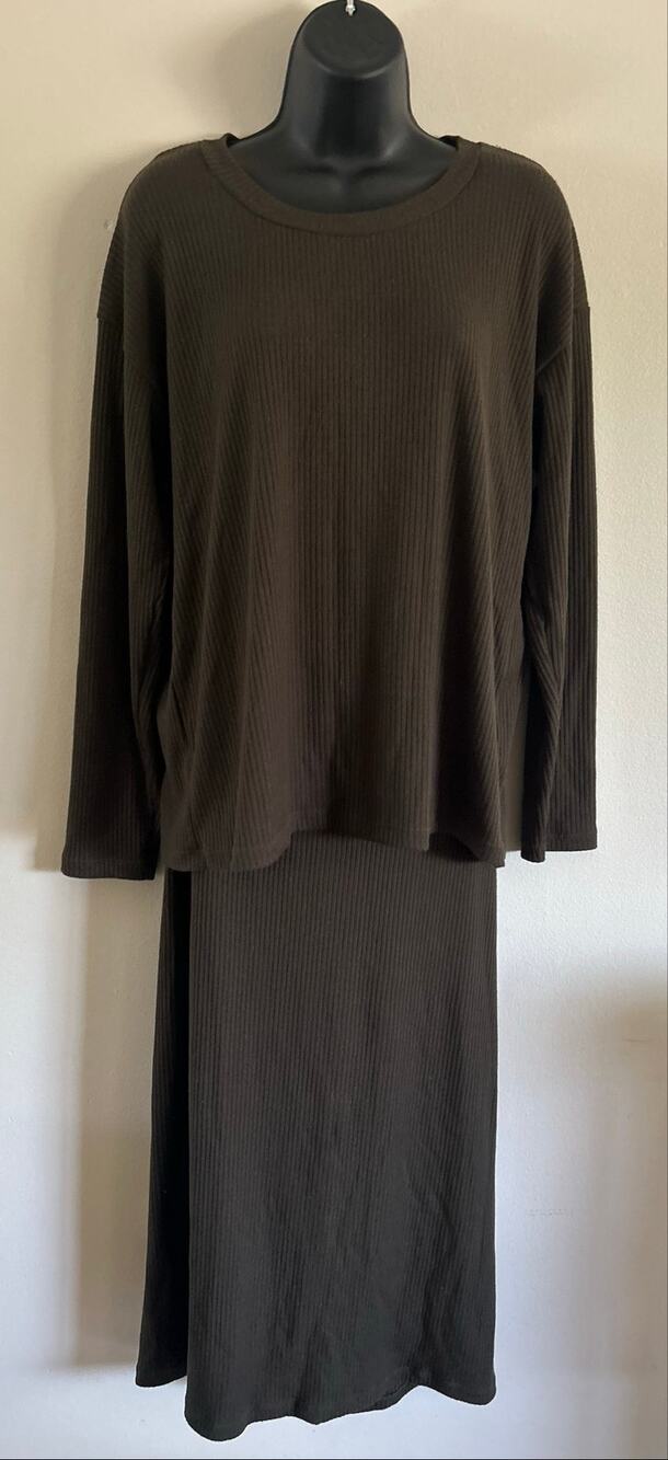 Sonnet James L Olive Ribbed Knit Top & Midi Skirt 2 Piece Matching Set